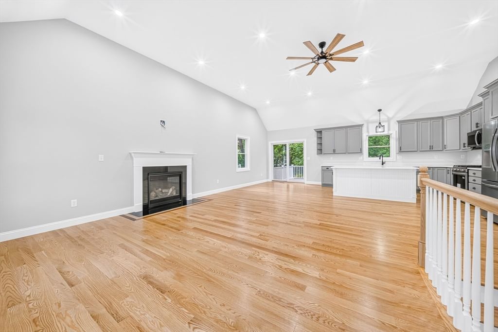 6 Mchugh Ave, Billerica, MA Photo #11