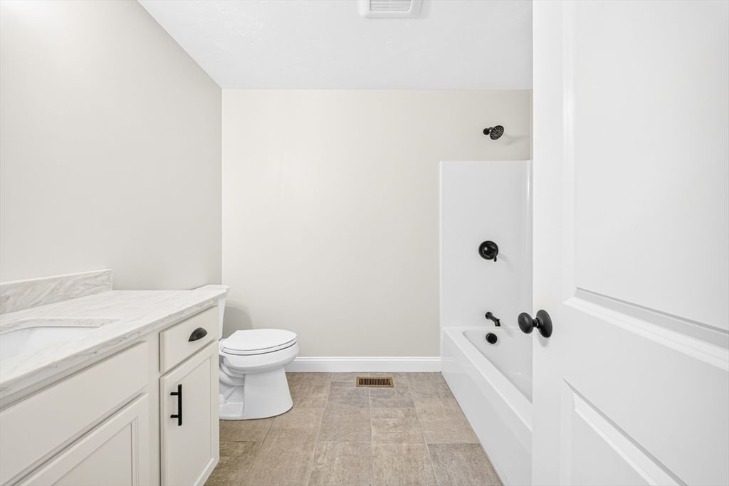 6 Mchugh Ave, Billerica, MA Photo #13