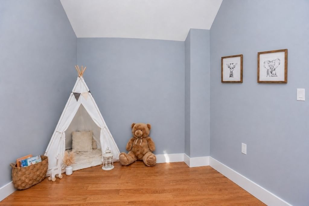 17 Scott St, New Bedford, MA, 17 Scott St, New Bedford, MA Photo #19
