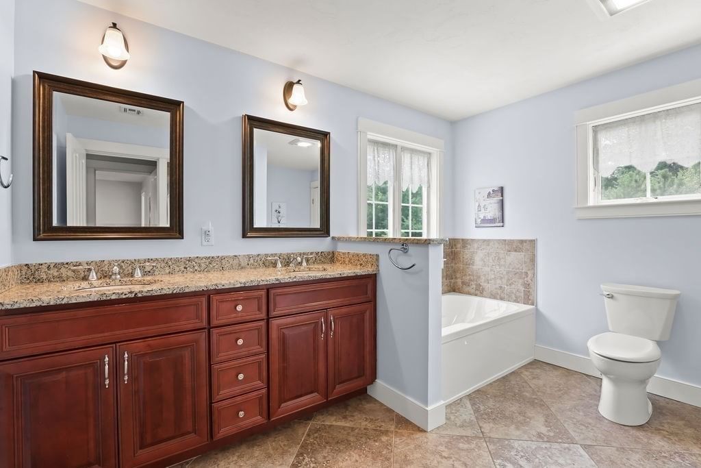 10 Pond Edge Trl, Wareham, MA Photo #27