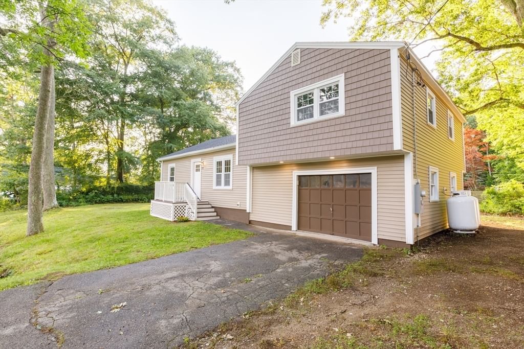 22 Lakeside Ave, Webster, MA, 22 Lakeside Ave, Webster, MA Photo #4