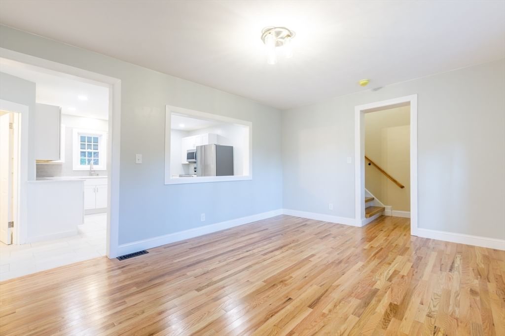 22 Lakeside Ave, Webster, MA, 22 Lakeside Ave, Webster, MA Photo #5