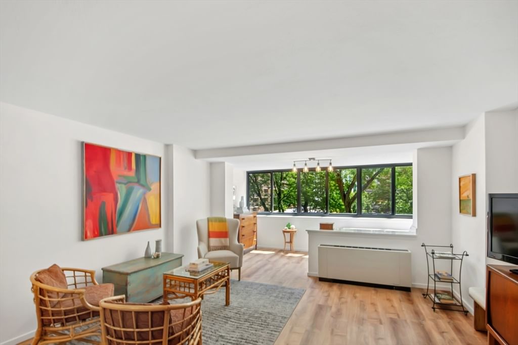 Photo of 6 Whittier Pl, Boston, MA