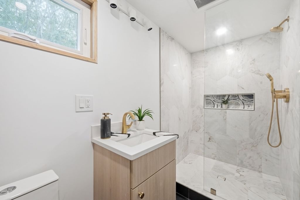 6 Amherst Rd, Hopkinton, MA Photo #16