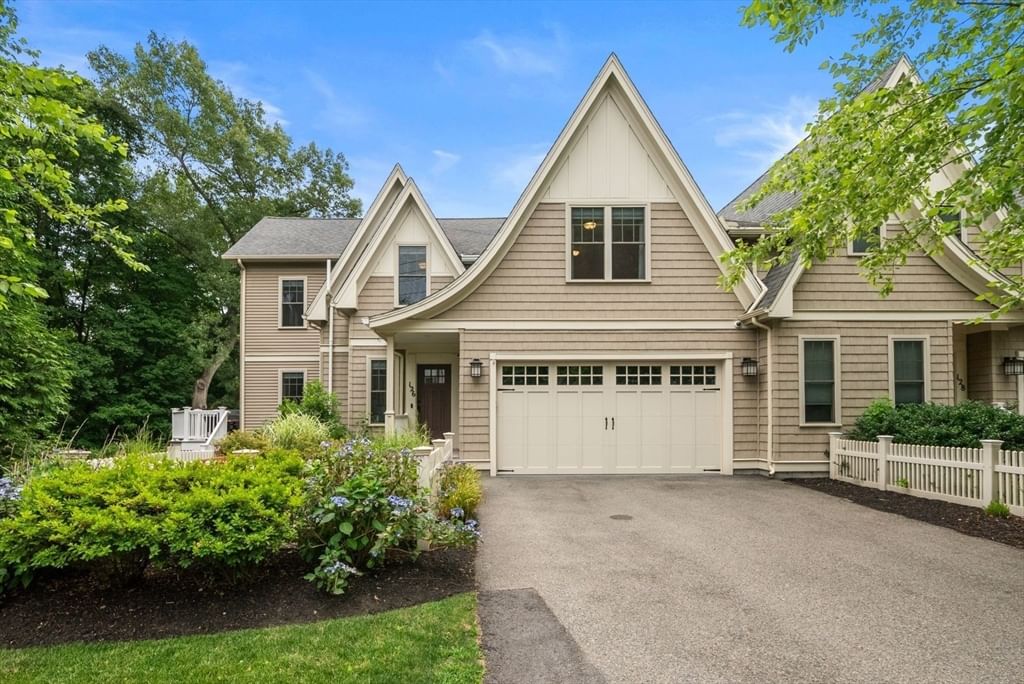 126 Walnut St #126, Wellesley, MA Photo #1