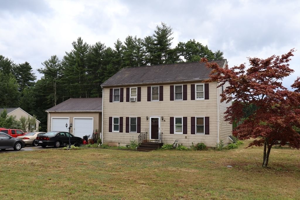 Photo of 117 Charlton St, Oxford, MA