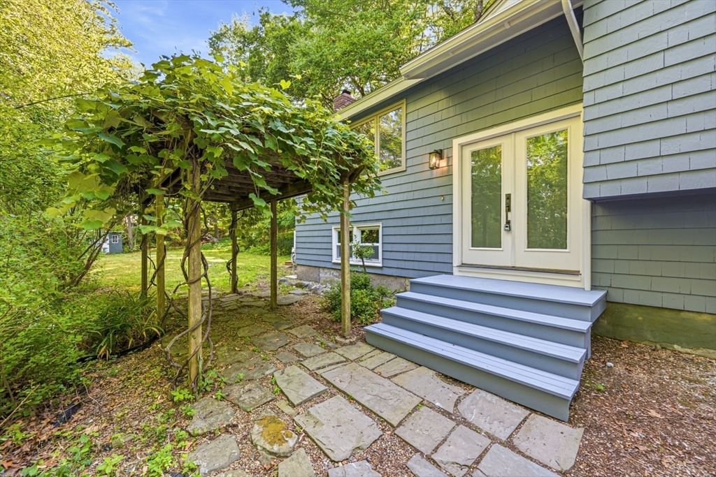 7 Hillcrest Dr, Acton, MA Photo #3