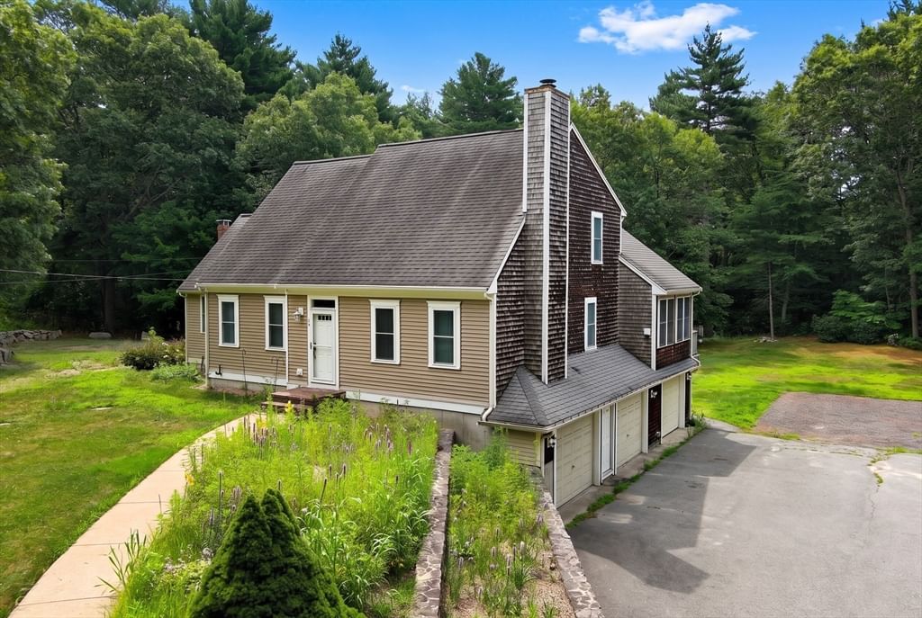 42 Clear Pond Road, Lakeville, MA, 42 Clear Pond Road, Lakeville, MA Photo #2