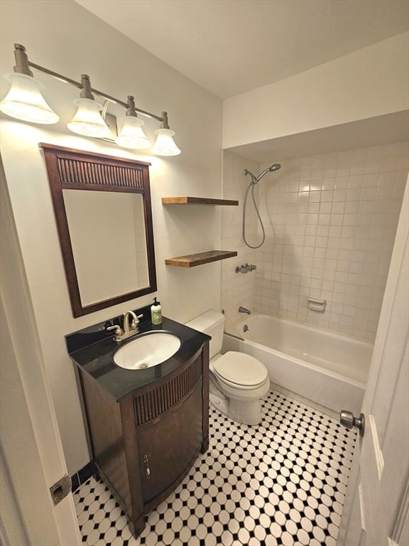 2003 Windsor Drive #2003, Framingham, MA Photo #16