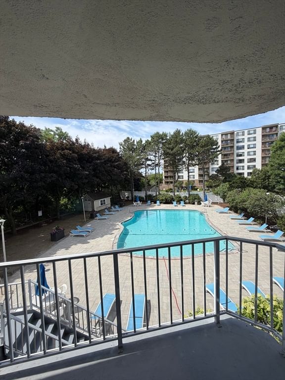 151 Coolidge Ave #404, Watertown, MA Photo #16