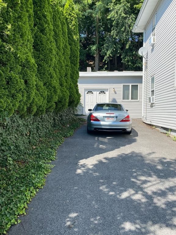 Photo of 203 Gladstone Street, Boston, MA