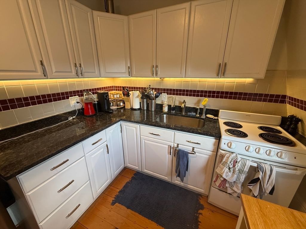 10 Sumner Rd #8, Cambridge, MA, 10 Sumner Rd #8, Cambridge, MA Photo #3