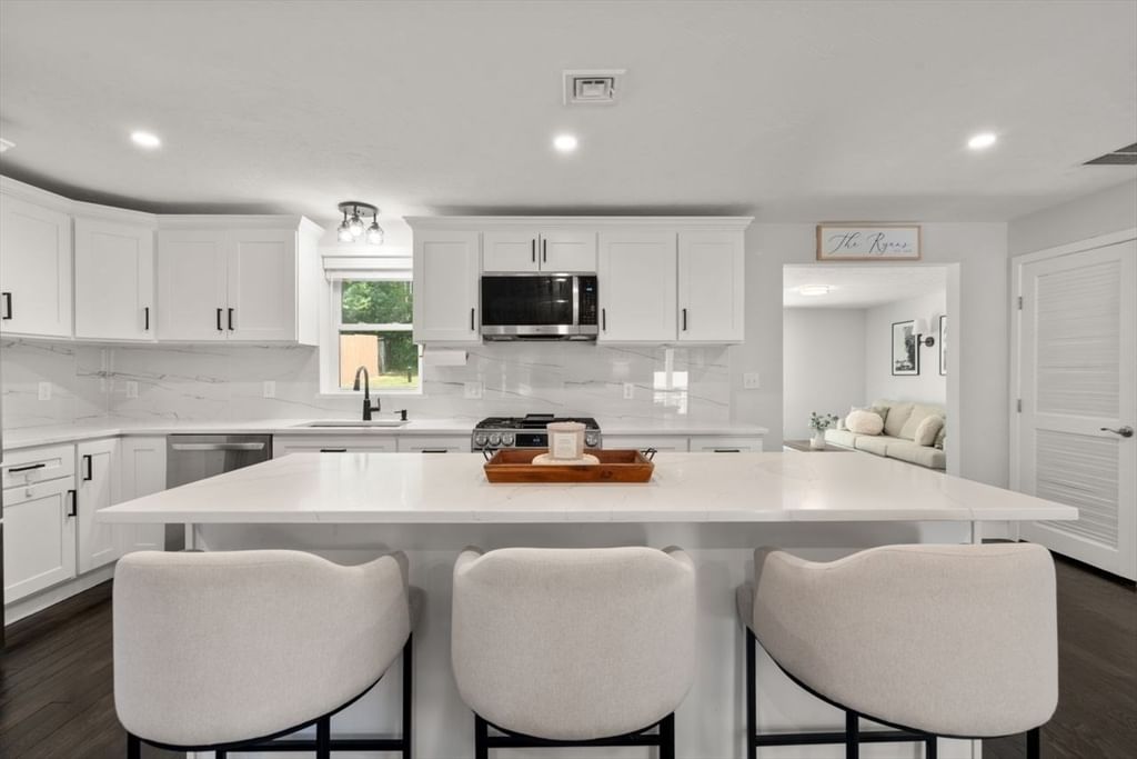 9 Beach Rd, Pembroke, MA, 9 Beach Rd, Pembroke, MA Photo #4