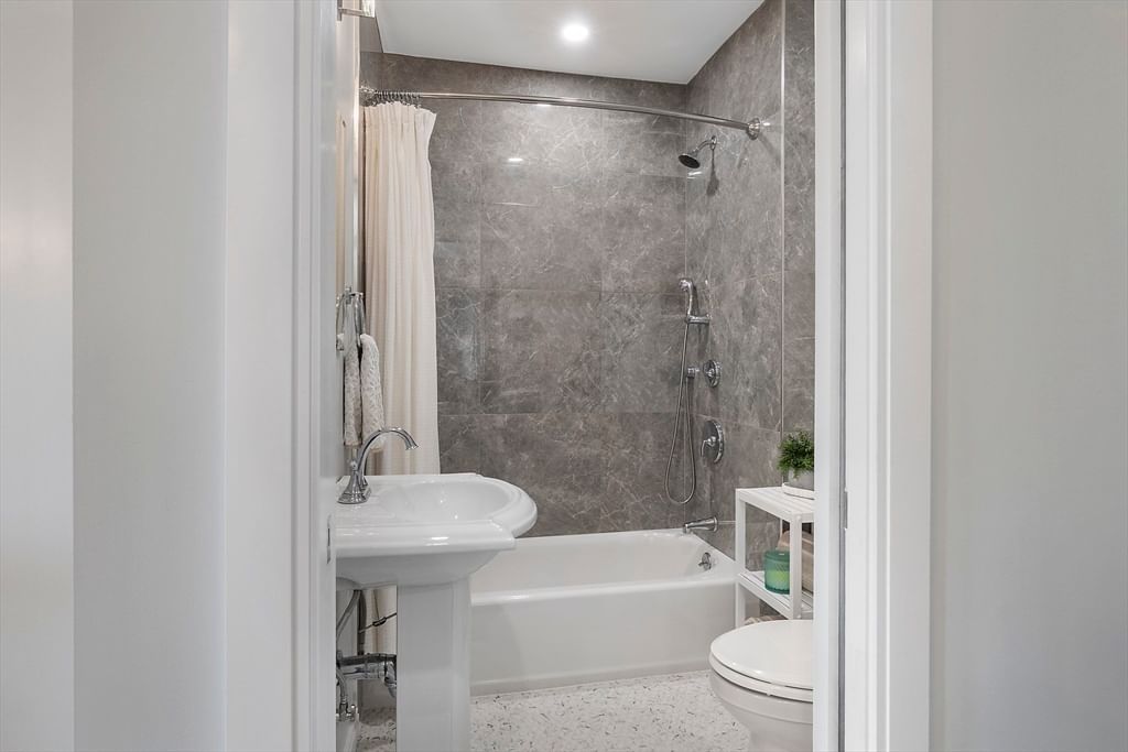 804 E 6th St #2, Boston, MA, 804 E 6th St #2, Boston, MA Photo #17