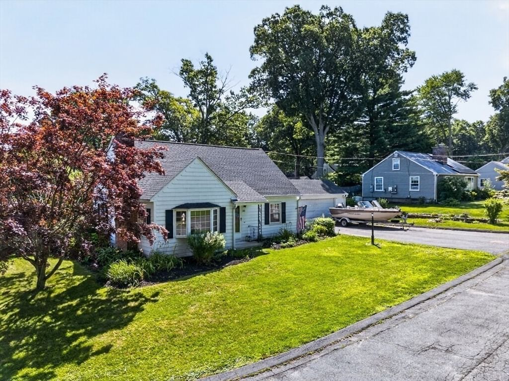 Photo of 20 Westernview Cir, East Longmeadow, MA