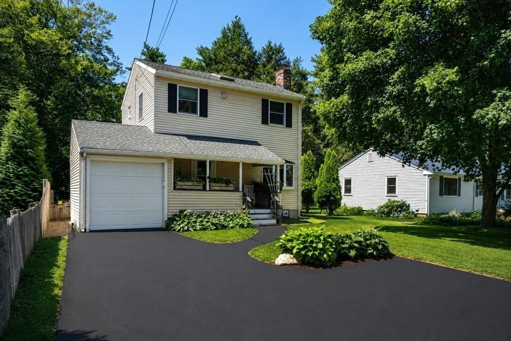 Photo of 18 Lodge Road, Wayland, MA