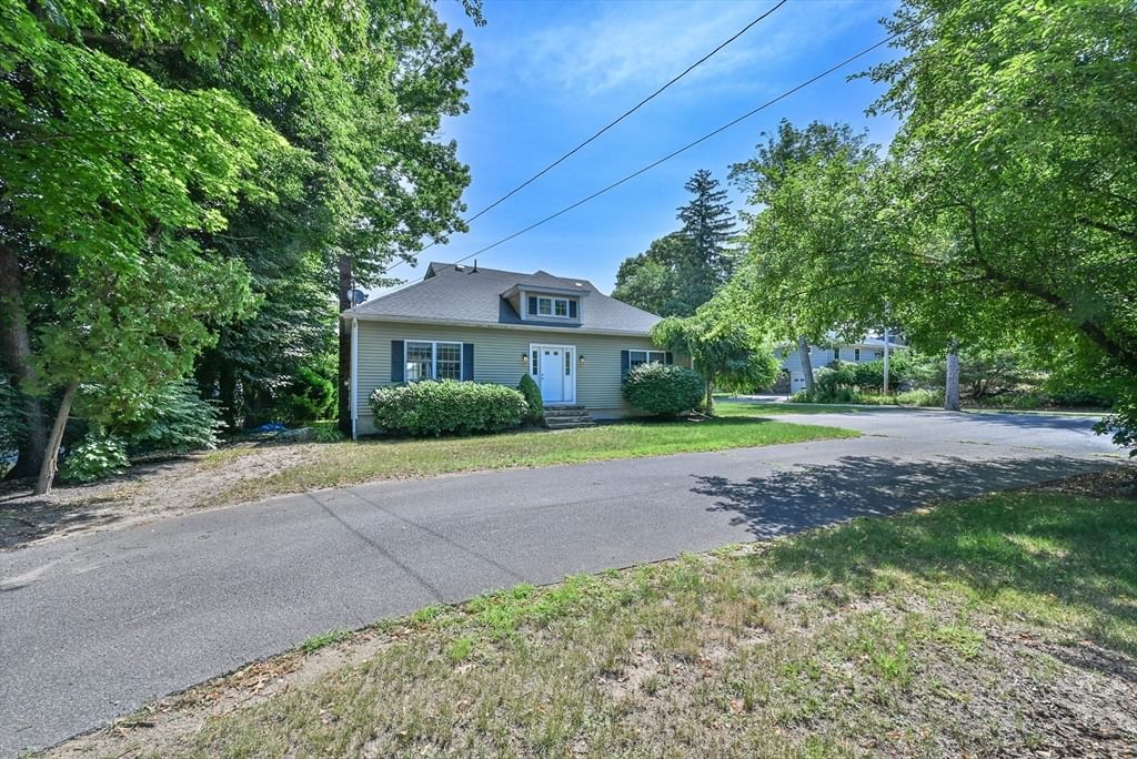 261 Thompson Road, Webster, MA, 261 Thompson Road, Webster, MA Photo #11