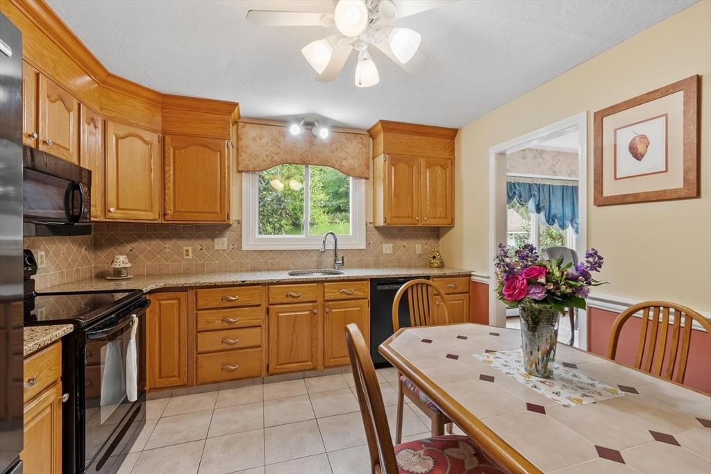 29 Rinnock Rd, Fitchburg, MA Photo #12