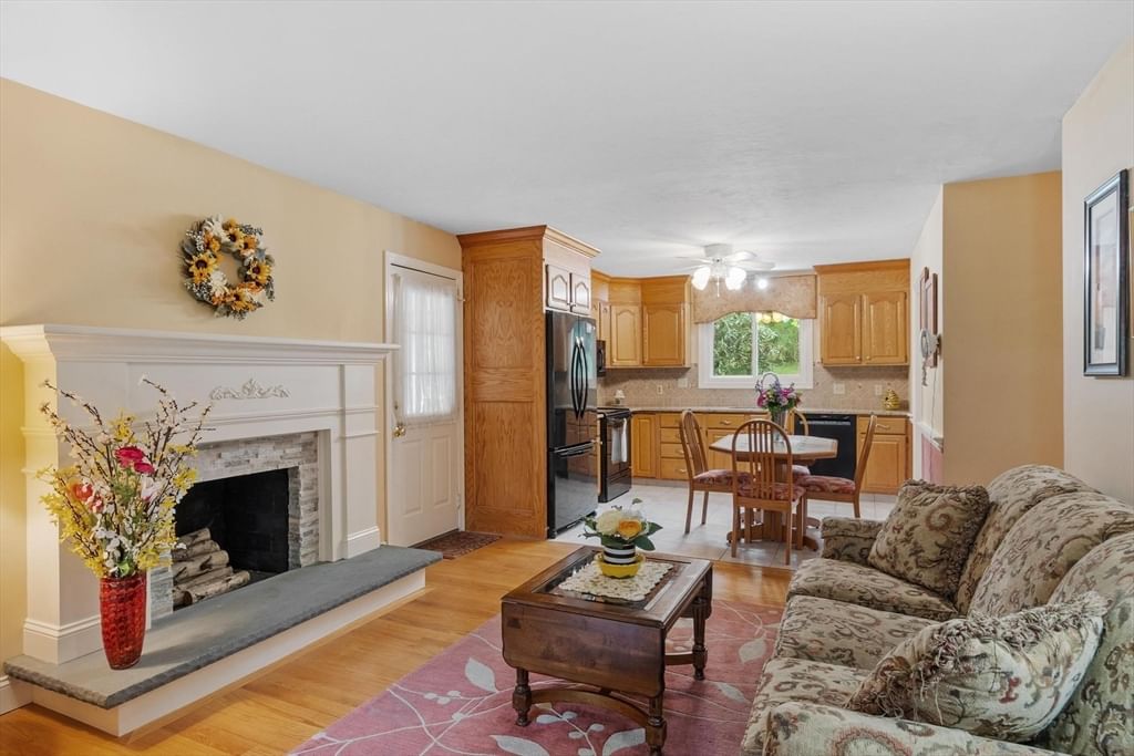 29 Rinnock Rd, Fitchburg, MA Photo #9