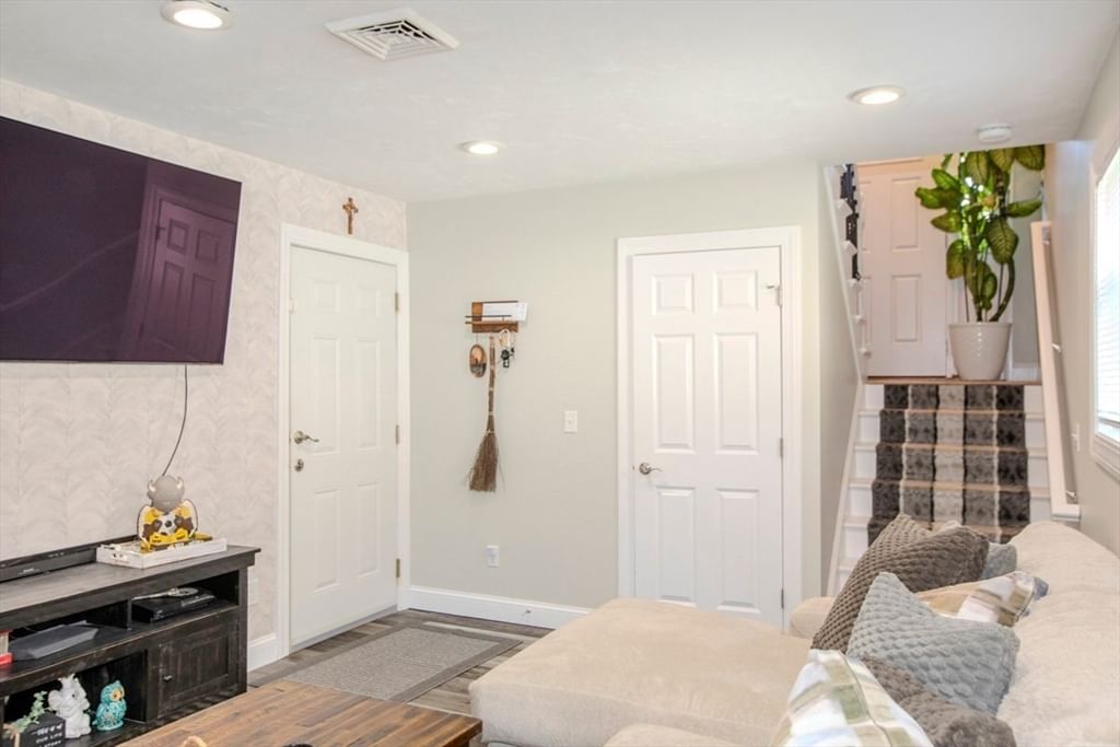58 Manchester St, Fall River, MA Photo #24