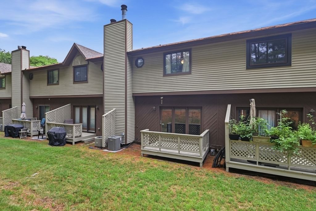 13 Ash Ln #13, Agawam, MA Photo #22
