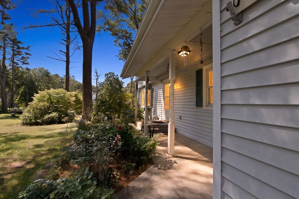 10 Roberta Dr, Wareham, MA, 10 Roberta Dr, Wareham, MA Photo #2