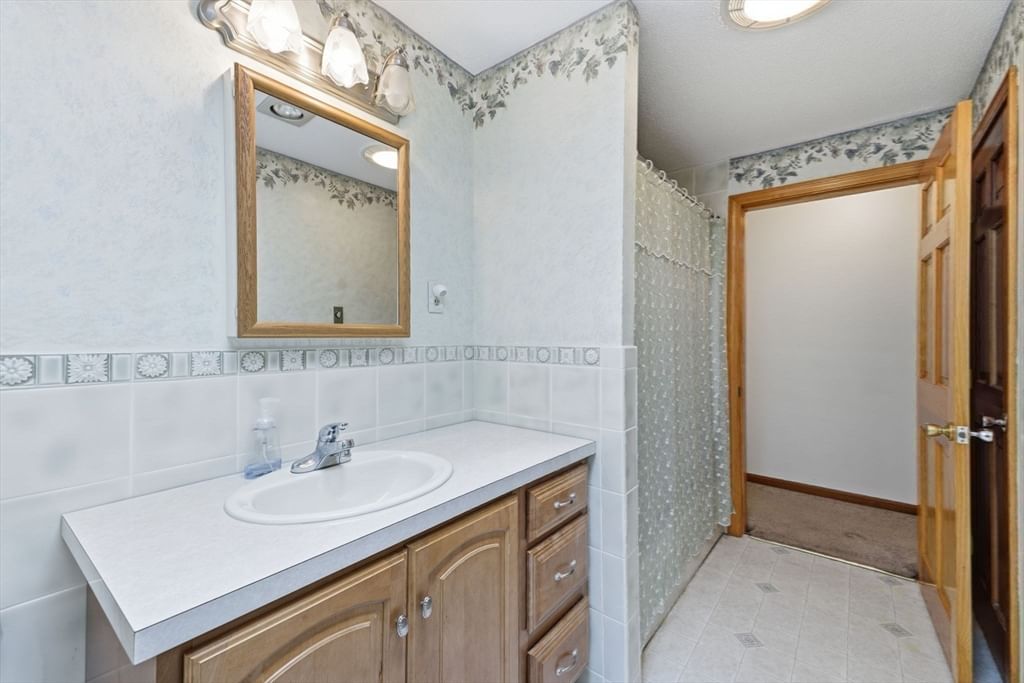 47 Collins Rd, Northborough, MA Photo #22