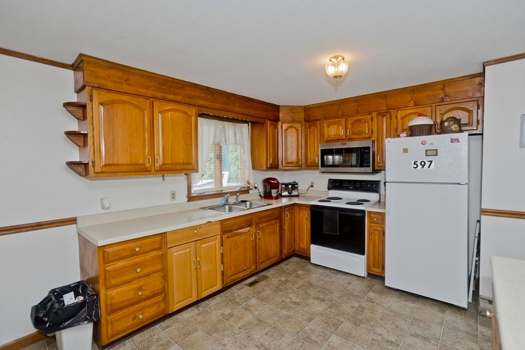 597 Amherst Rd, Granby, MA, 597 Amherst Rd, Granby, MA Photo #6