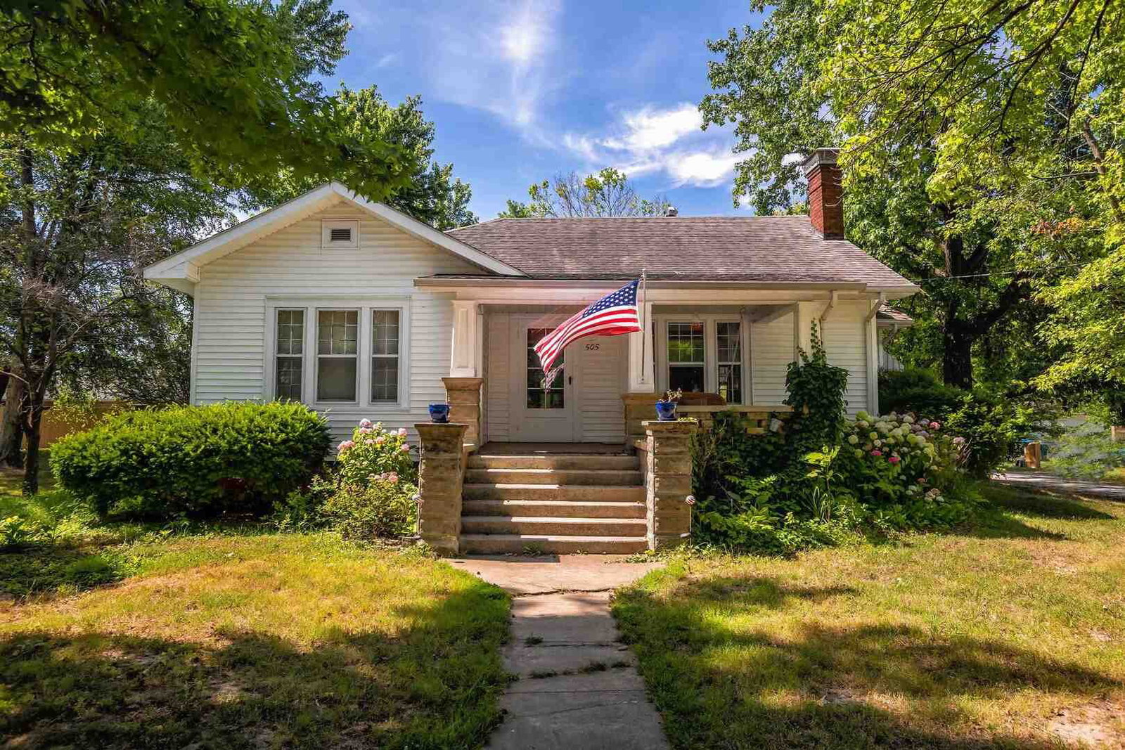 505 California St Street, Carterville, IL 62918 — exterior view