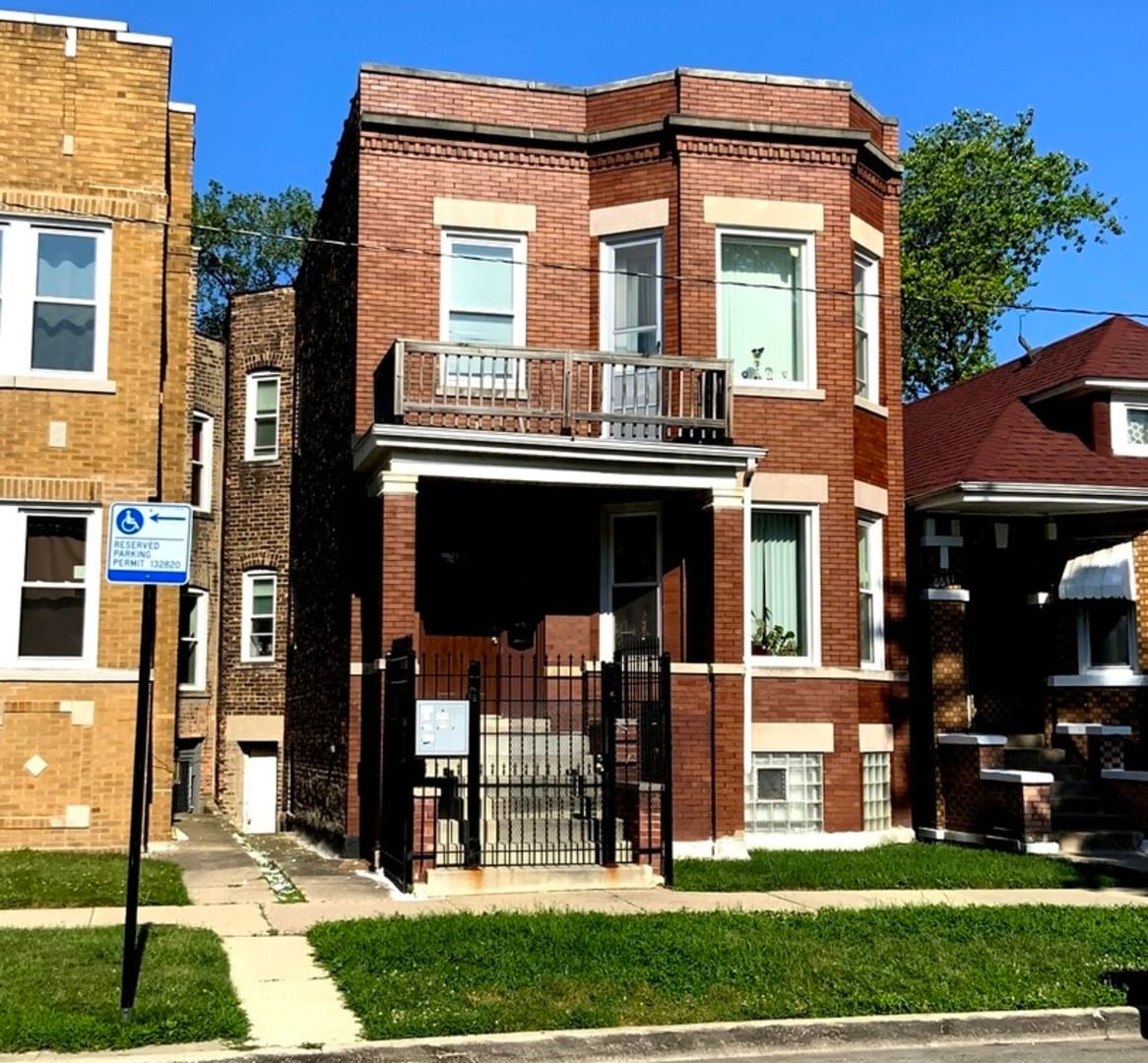 6639 S Rhodes Avenue, Chicago, IL 60637 — exterior view