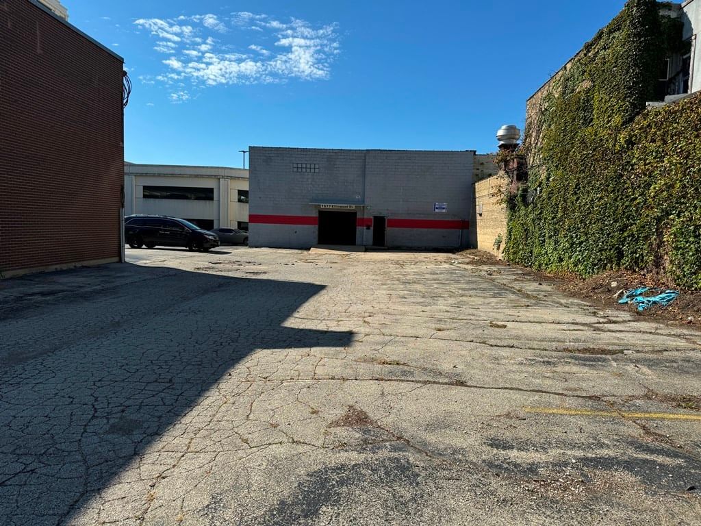 1577 Ellinwood Avenue, Des Plaines, IL 60016 — exterior view