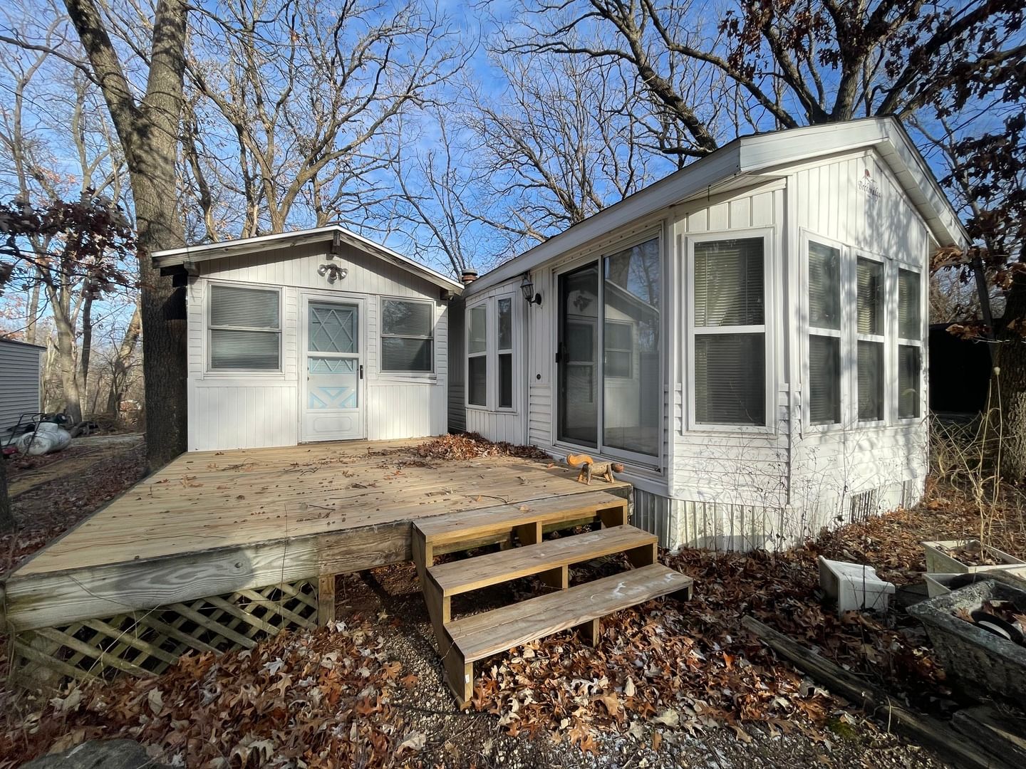 26-204 Woodhaven Lakes , Sublette, IL 61367 — exterior view