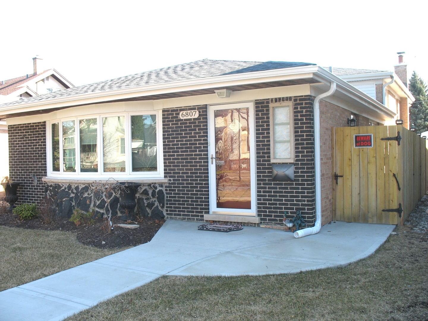 6807 N Oleander Avenue, Chicago, IL 60631 — exterior view