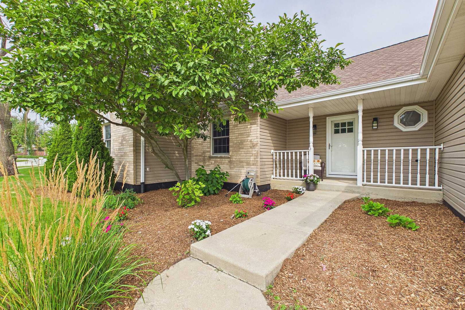 9260 Elm Avenue, Mokena, IL 60448 — exterior view