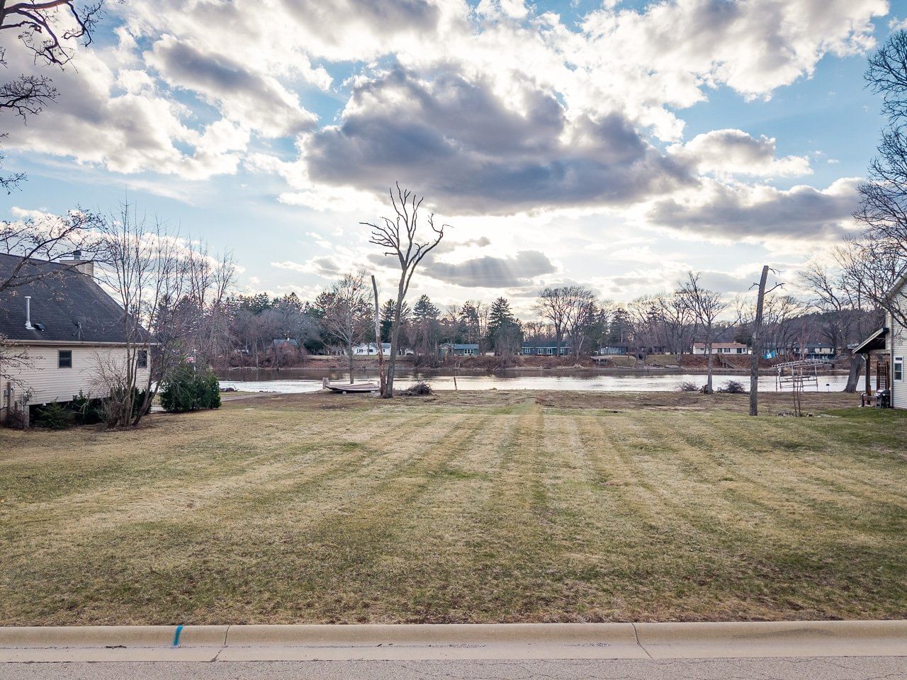99xx Queen Oaks Drive, Machesney Park, IL 61115 — exterior view