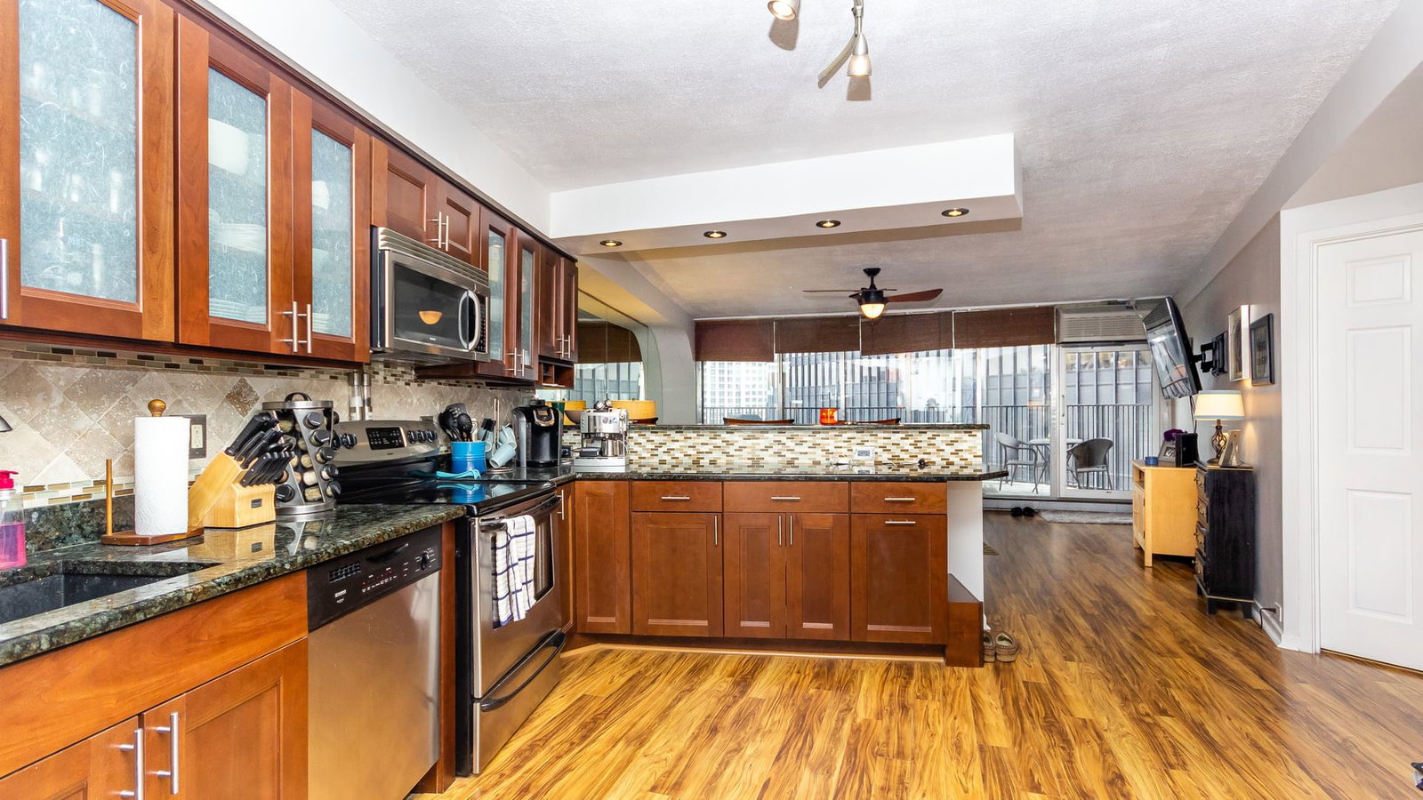 300 N State Street #2830, Chicago, IL 60654 — exterior view