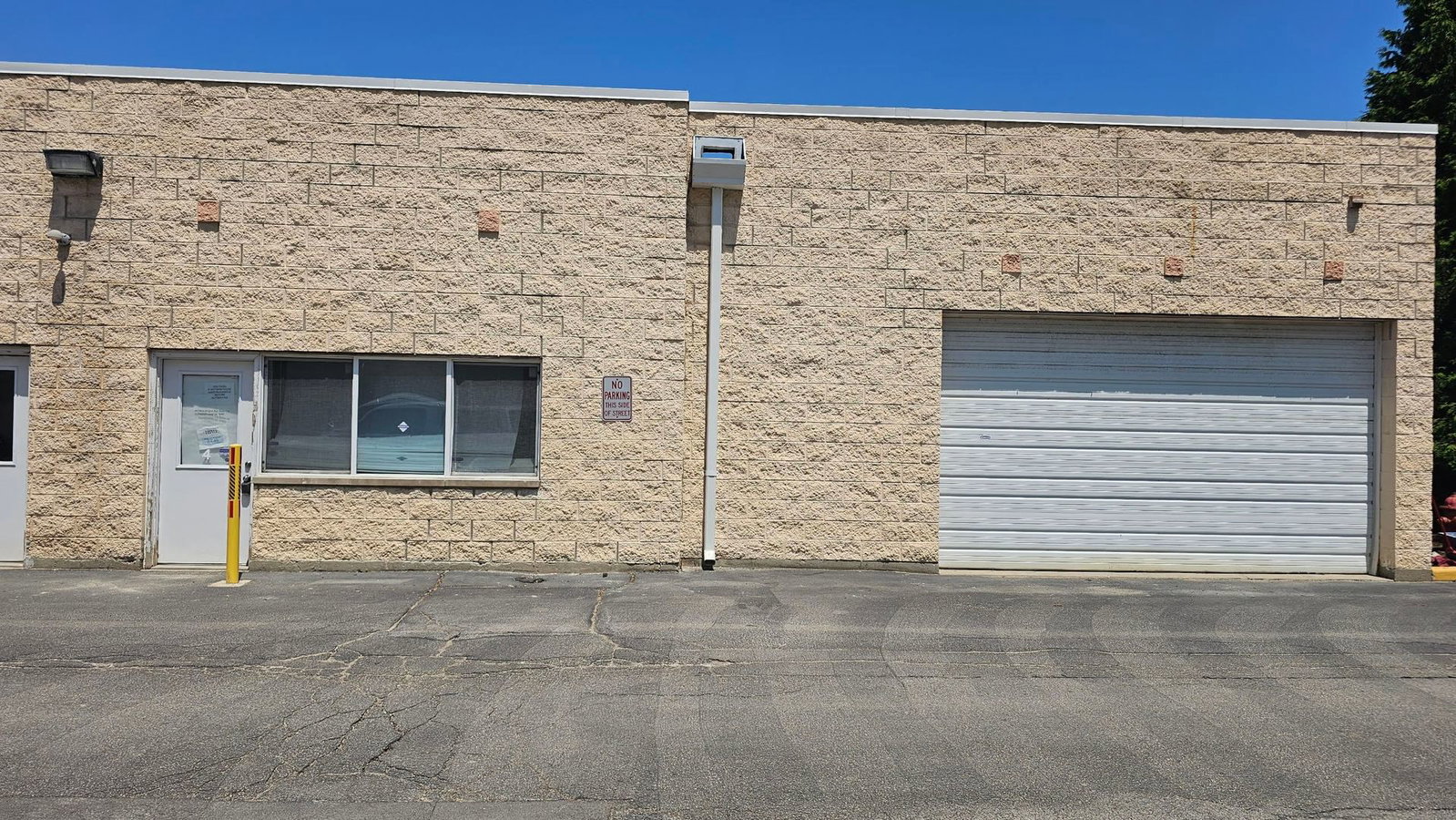 600 N Waukegan Road #4, Northbrook, IL 60062 — exterior view