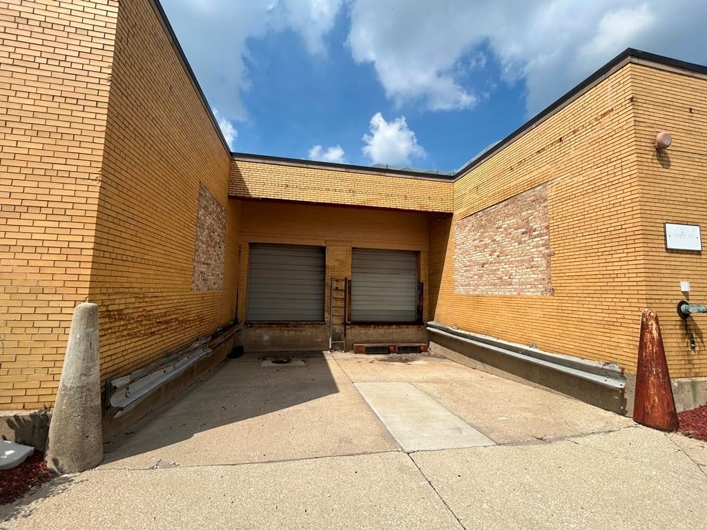 4300 N Knox Avenue, Chicago, IL 60641 — exterior view