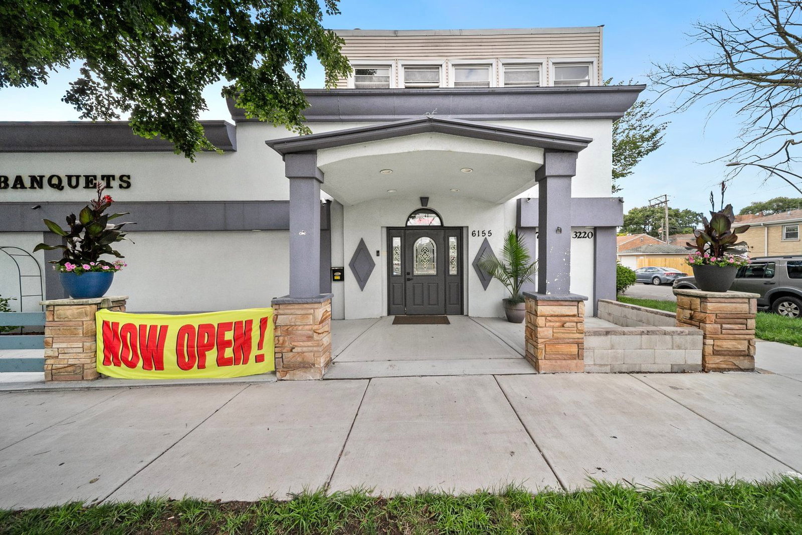 6155 W FULLERTON Avenue, Chicago, IL 60639 — exterior view