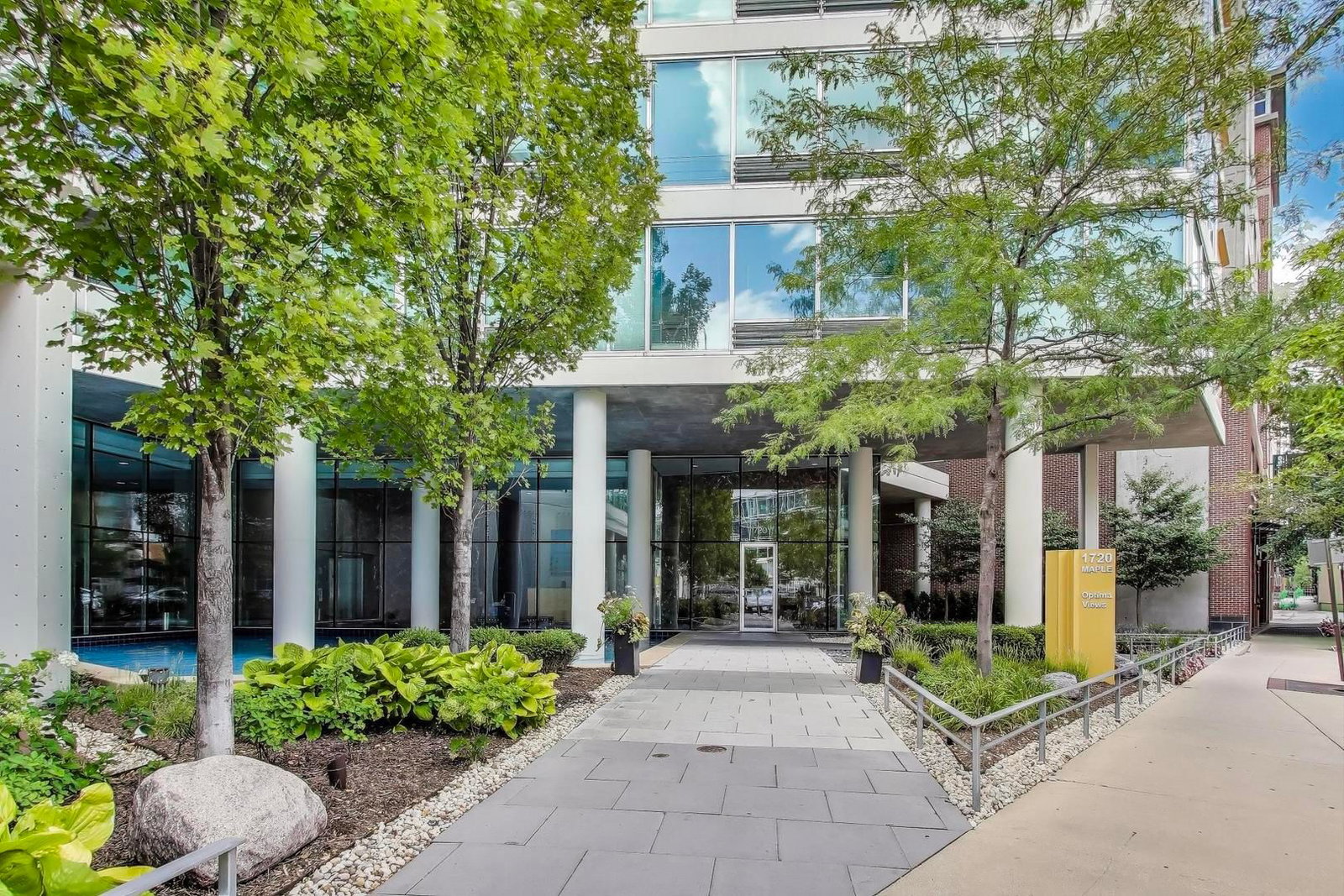 1720 Maple Avenue #1360, Evanston, IL 60201 — exterior view