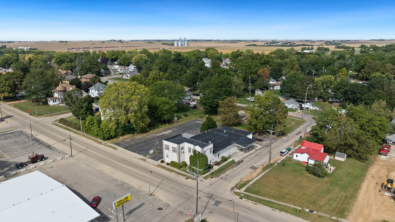 110 E Dixon Street, Polo, IL 61064 — exterior view