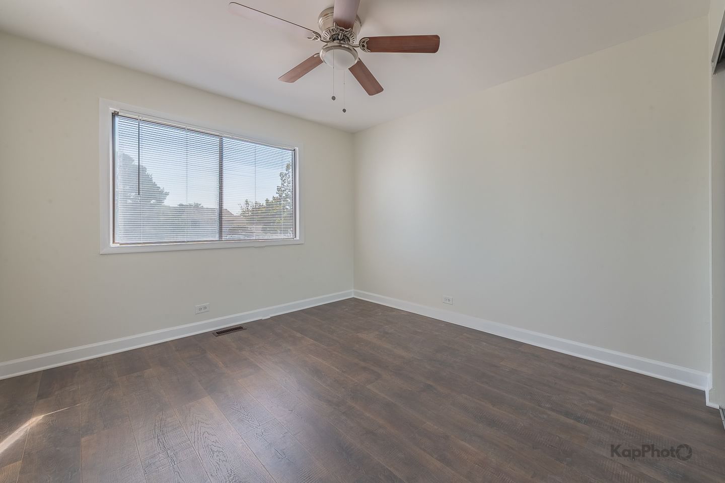 Listing photograph 12 of 713 Mariner