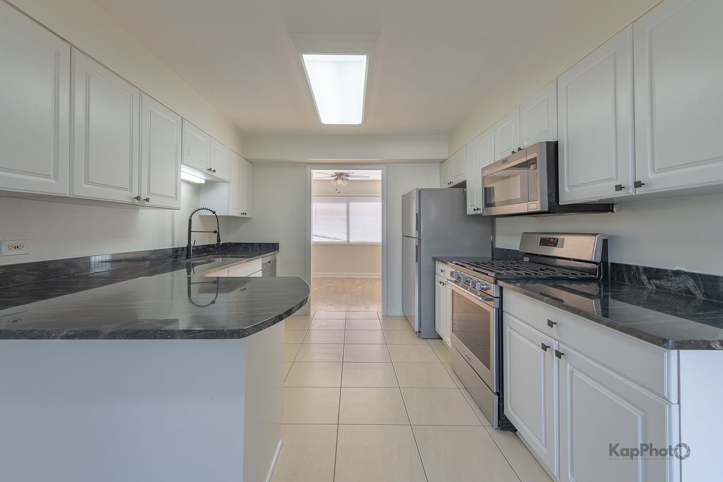 Listing photograph 9 of 713 Mariner