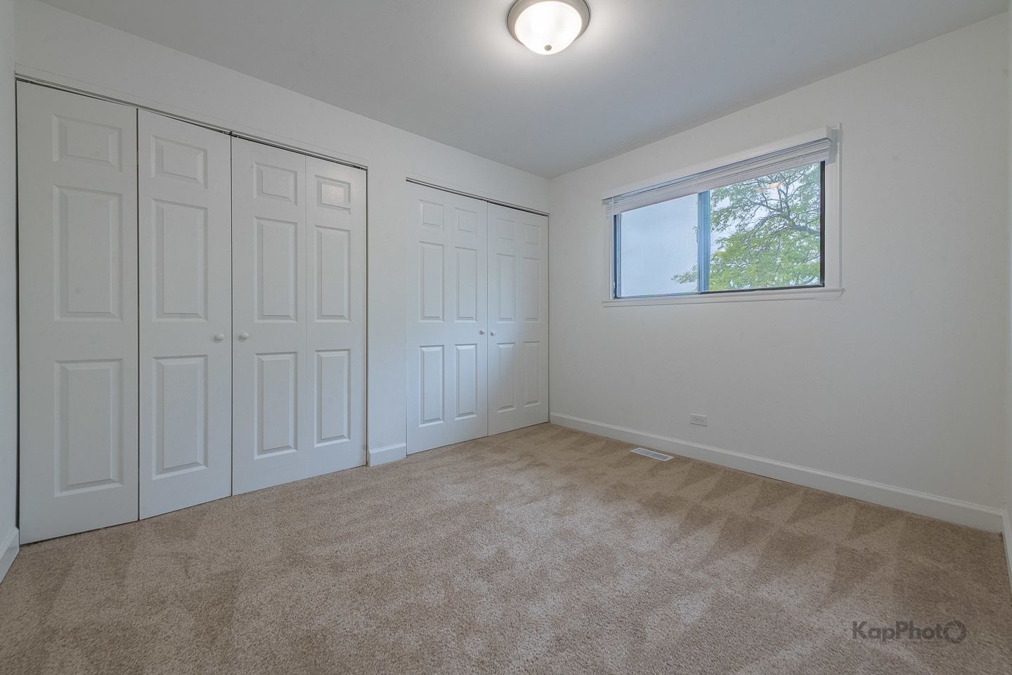 Listing photograph 15 of 1087 Mohegan