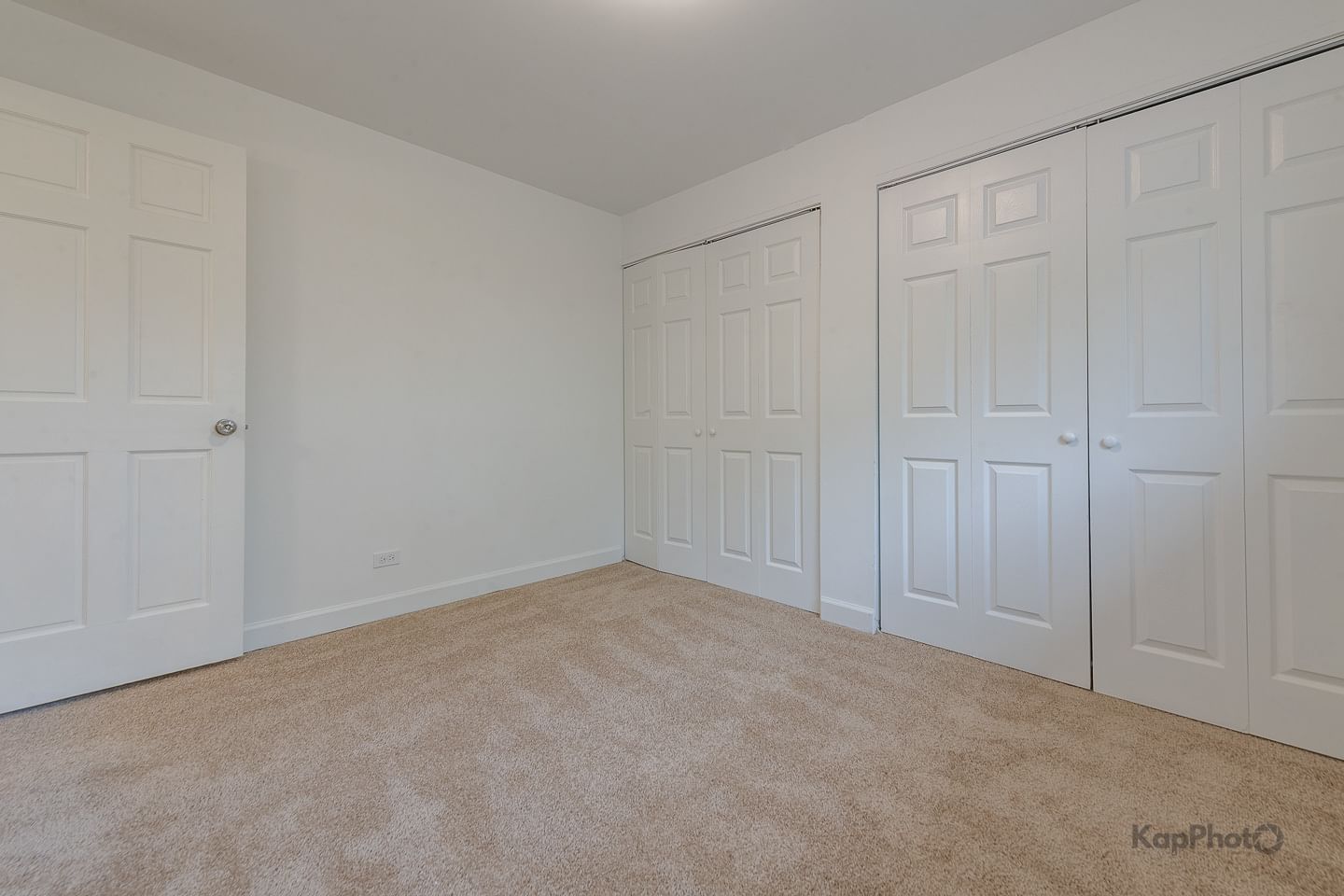 Listing photograph 16 of 1087 Mohegan
