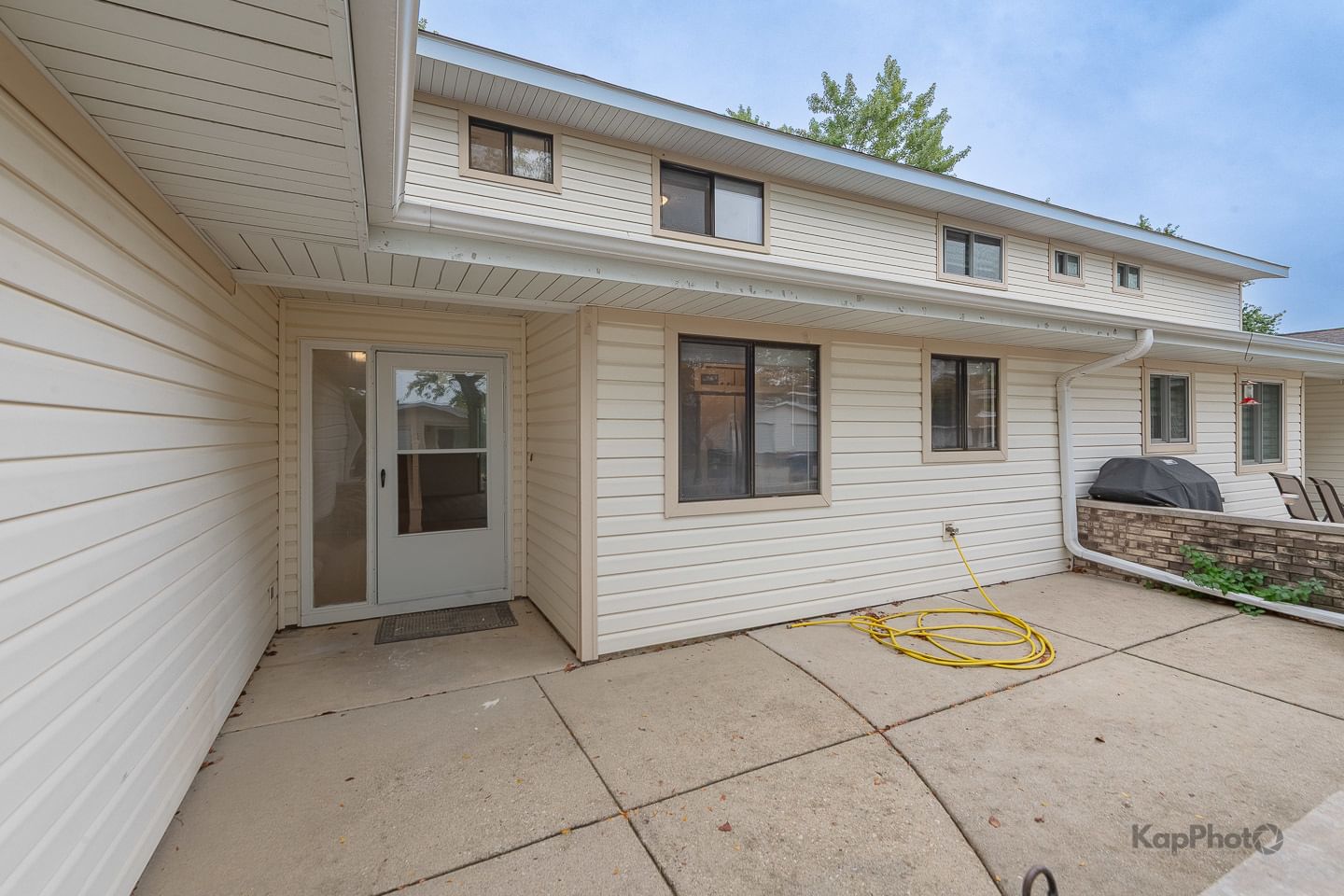 Listing photograph 4 of 1087 Mohegan