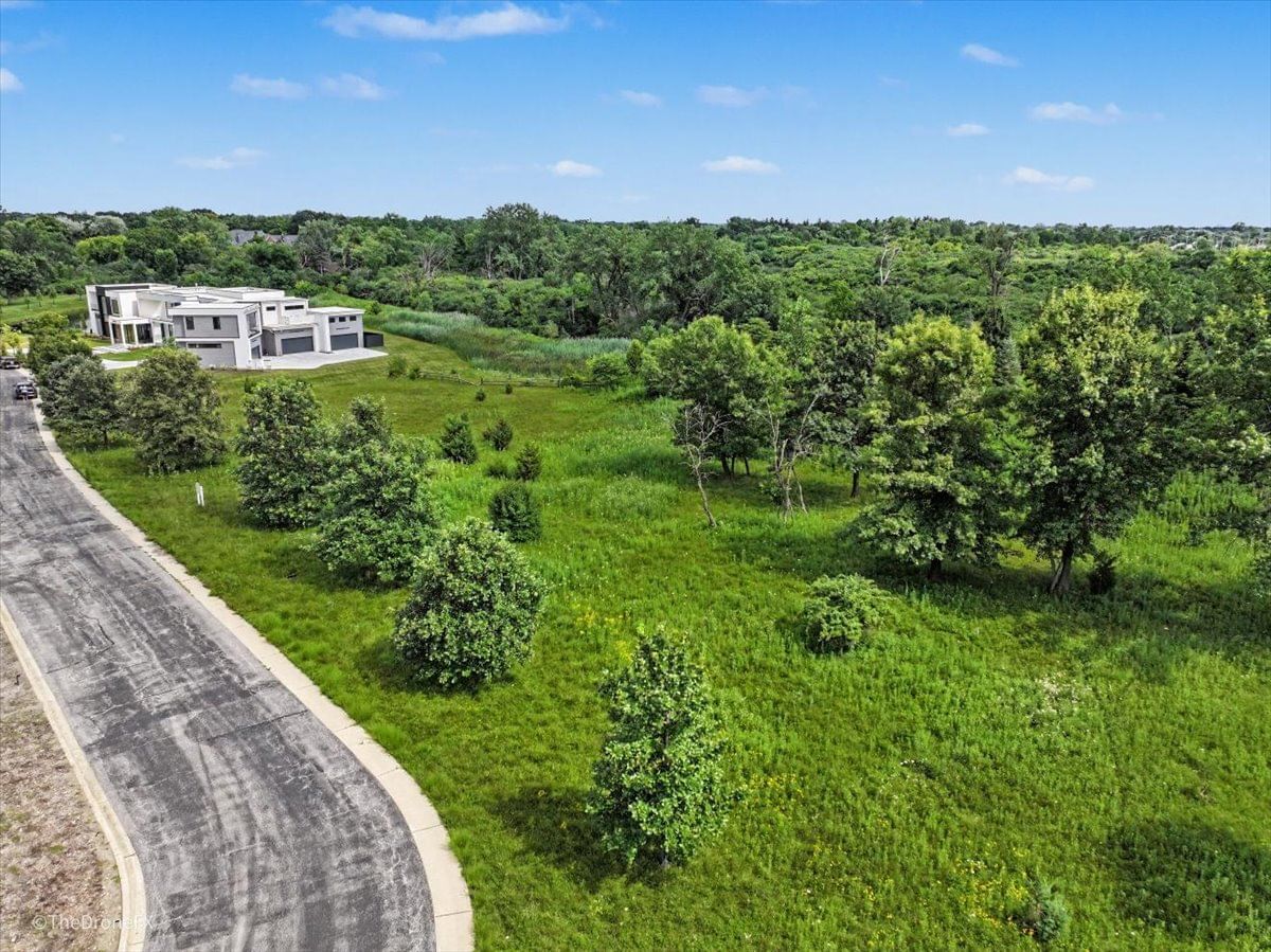 15 TEMPLETON Drive, Oak Brook, IL 60523 — living view