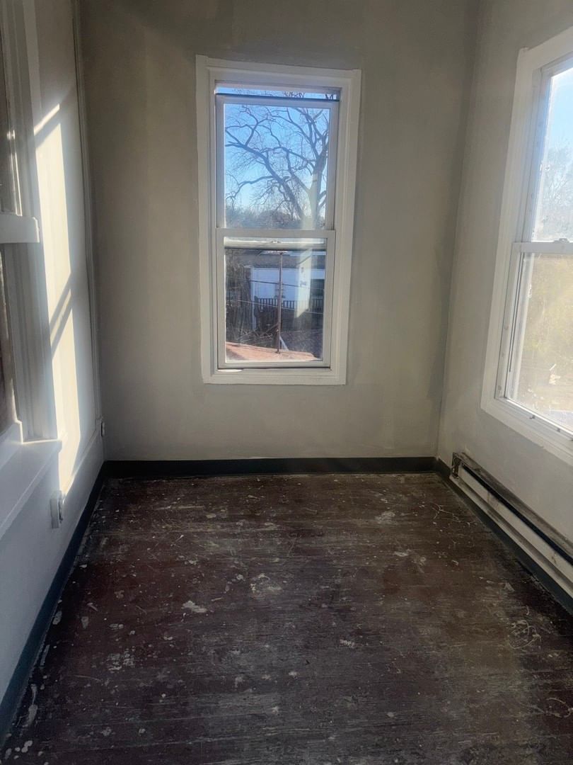 9338 S Marquette Avenue, Chicago, IL 60617 — kitchen view