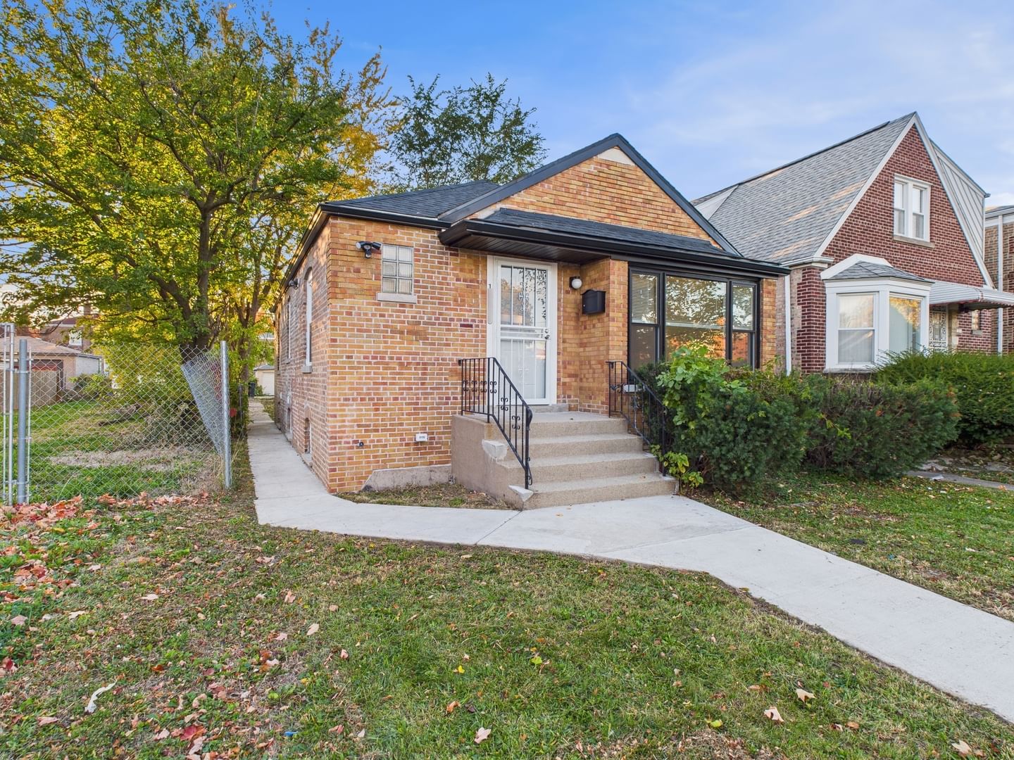 10036 S Saint Lawrence Avenue, Chicago, IL 60628 — exterior view