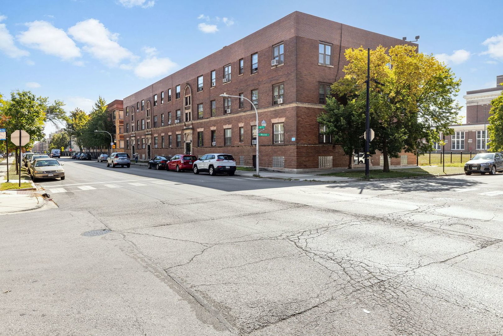 953 E 61st Street #1E, Chicago, IL 60637 — exterior view